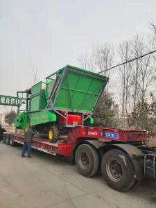 山西(xi)髮(fa)車(che)一(yi)檯收穫(huo)機